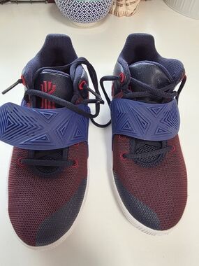 Nike Kyrie Basketball Sneakers in Navy and Burgundy